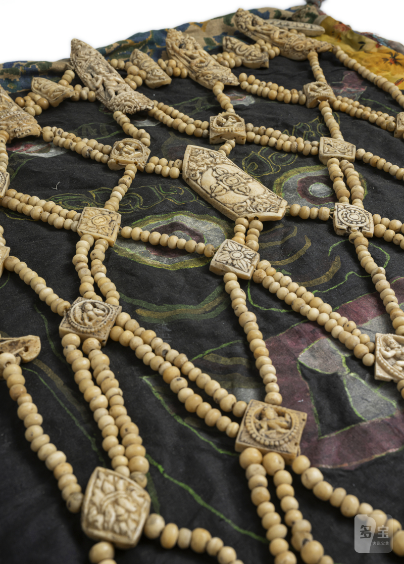 A BONE PRIEST APRON - 图2